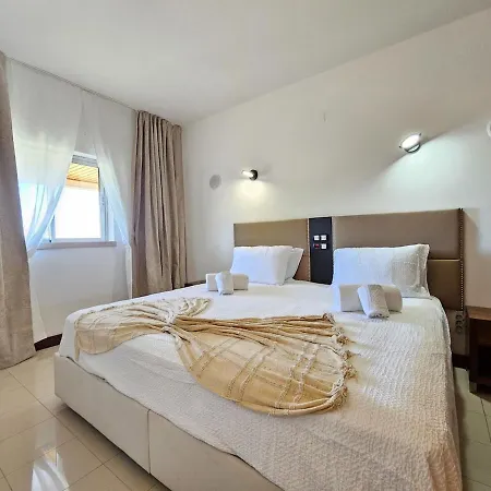 Daire Sea-stretch Viewing Superking Flat By Bentobox *