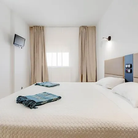 Sea-stretch Viewing Superking Flat By Bentobox