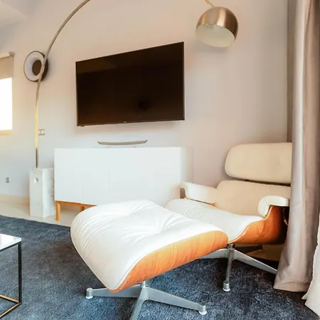 Sea-stretch Viewing Superking Flat By Bentobox Albufeira