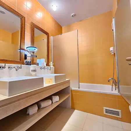 Sea-stretch Viewing Superking Flat By Bentobox * Albufeira