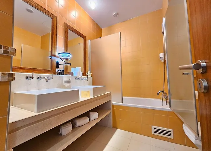 Sea-stretch Viewing Superking Flat By Bentobox * Albufeira