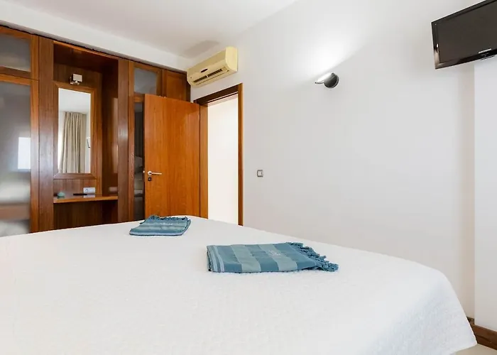 Sea-stretch Viewing Superking Flat By Bentobox