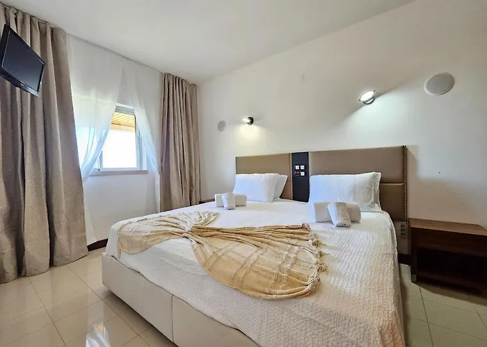 Lägenhet Sea-stretch Viewing Superking Flat By Bentobox *