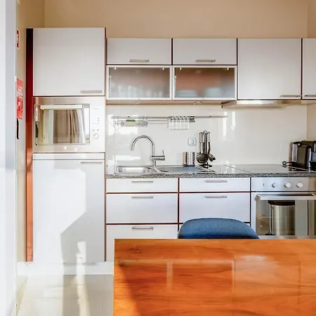 Sea-stretch Viewing Superking Flat By Bentobox Апартаменты *