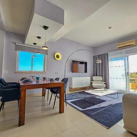 Sea-stretch Viewing Superking Flat By Bentobox * Albufeira