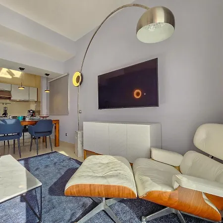 Sea-stretch Viewing Superking Flat By Bentobox Apartment